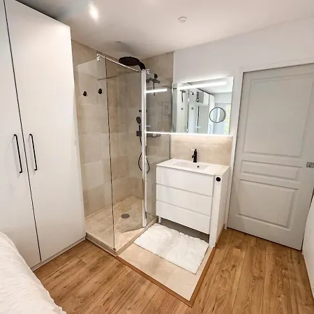 Apartment 4 Personnes Piscine Jacuzzi And Parking